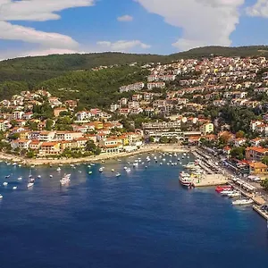 Artapart Z Apartment Rabac
